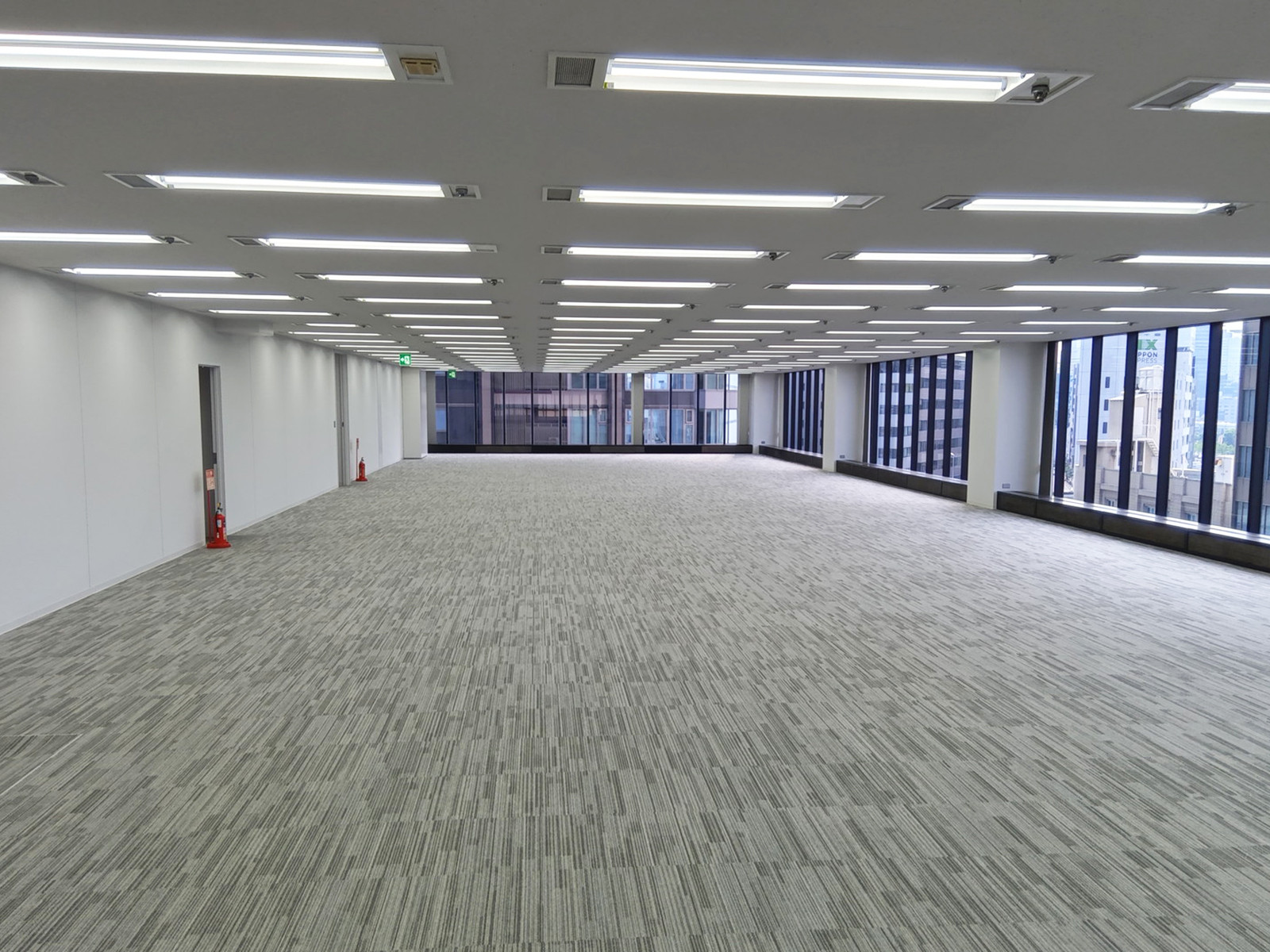オフィス室内参考画像(7階・約326坪)