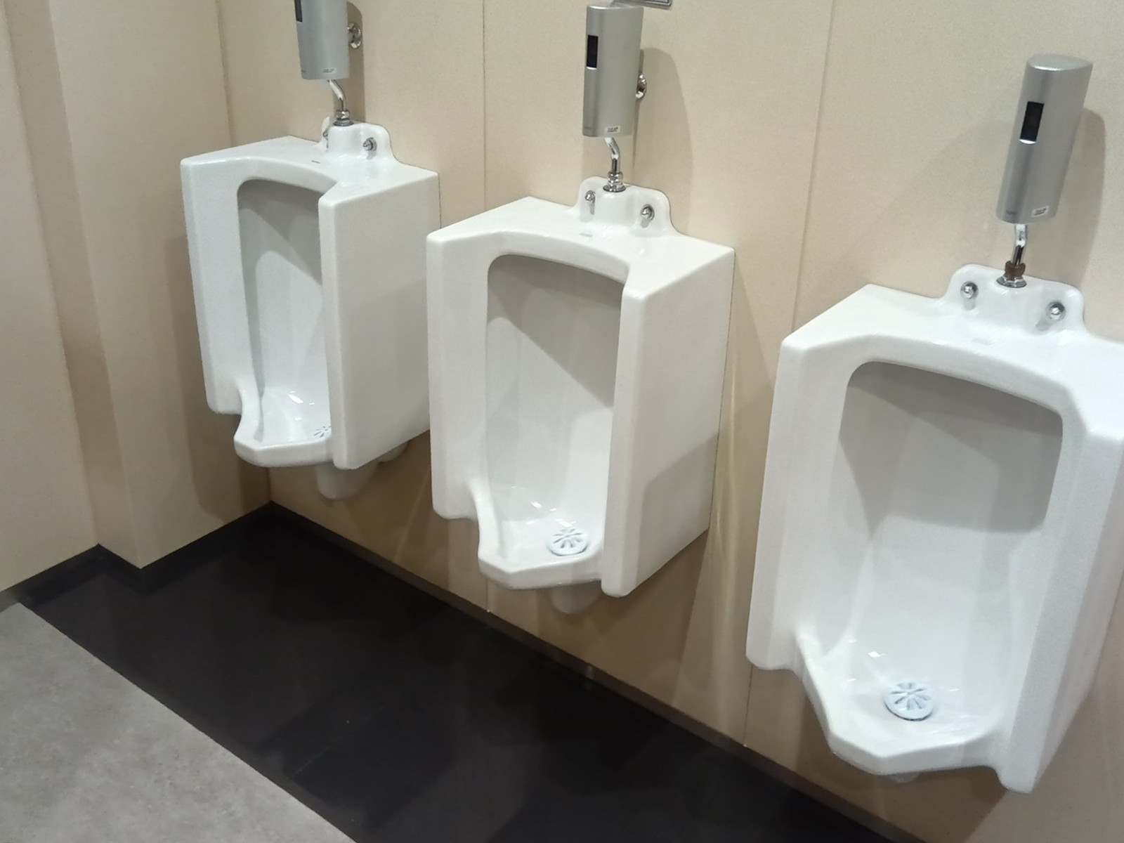 男性用トイレ