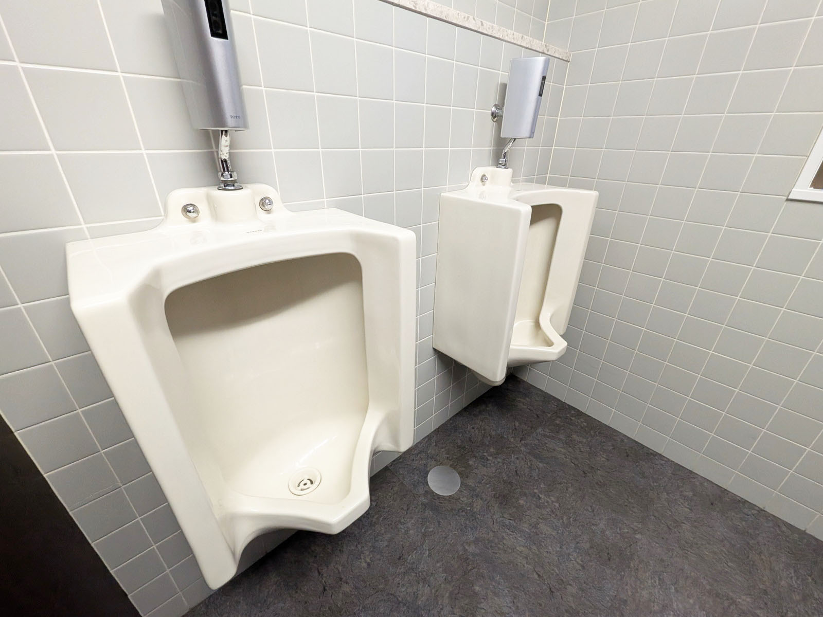 男性用トイレ