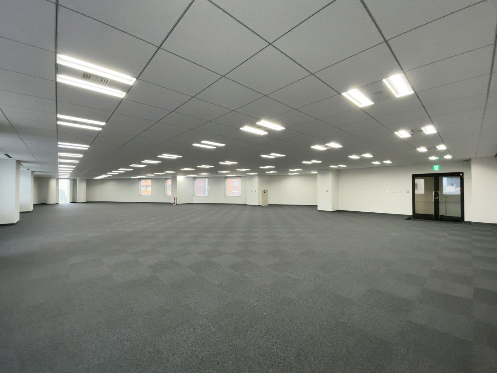 オフィス室内参考画像(5階・約111坪)