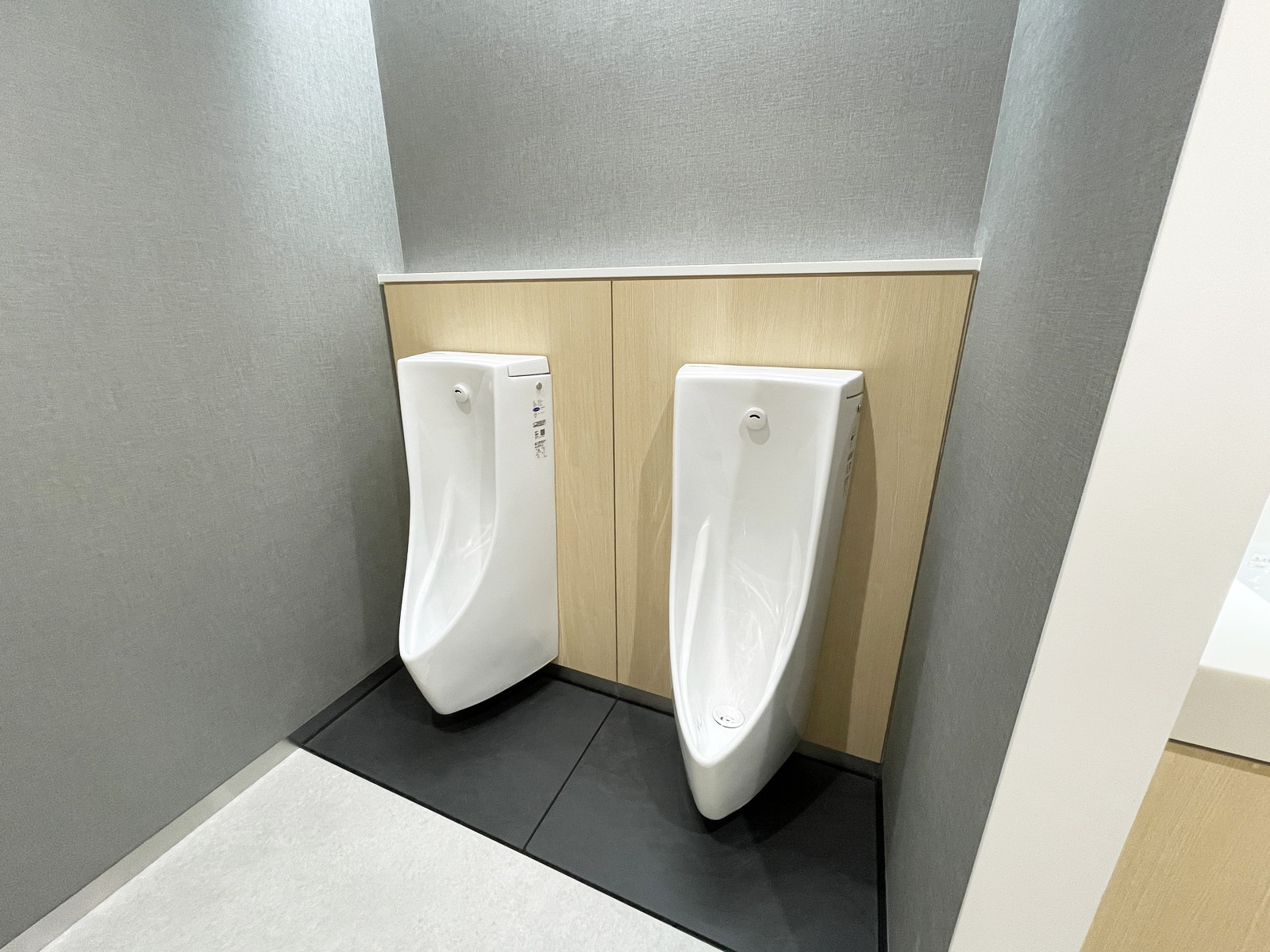 男性用トイレ(2基)