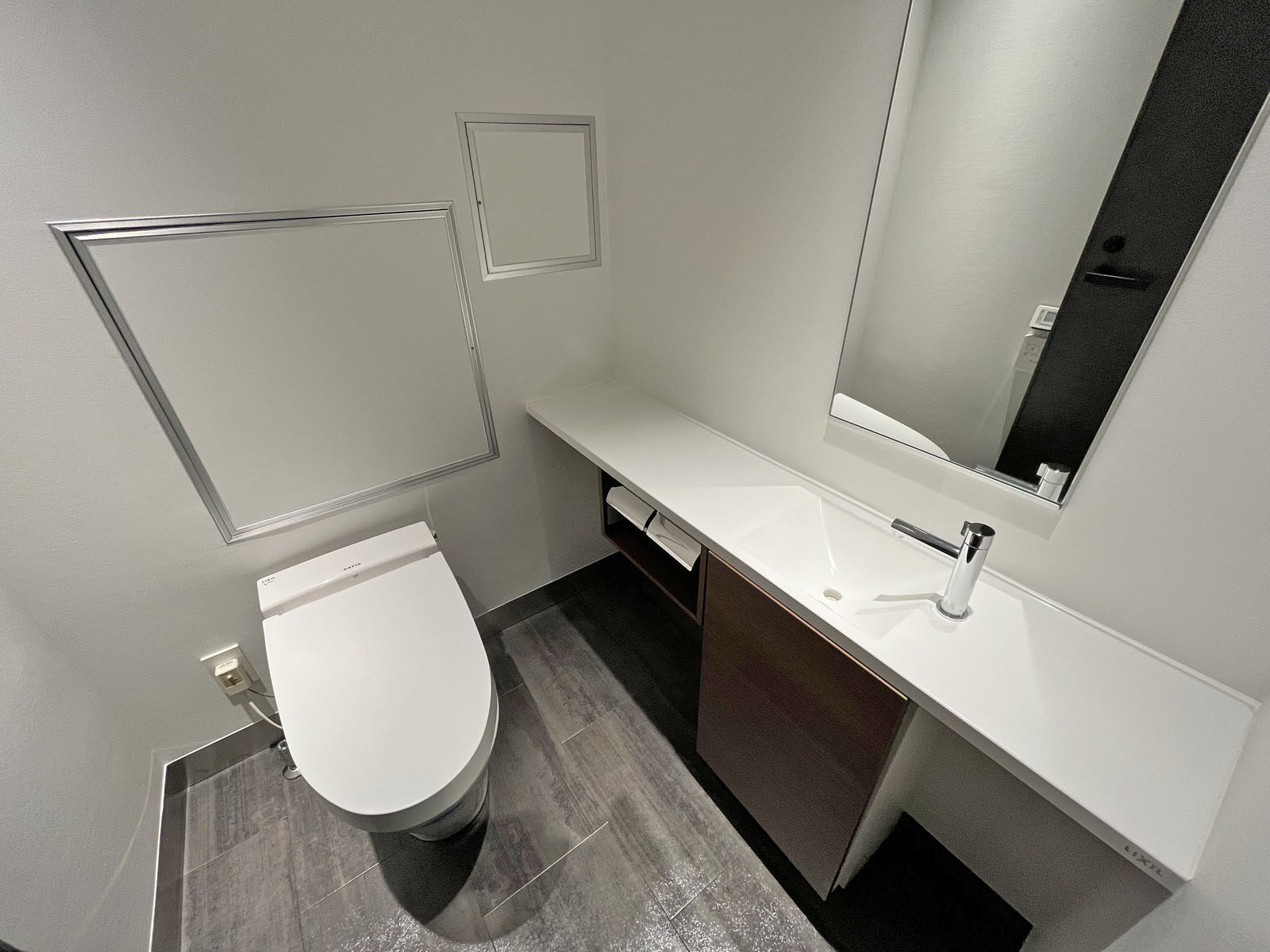 個室トイレ全体の様子