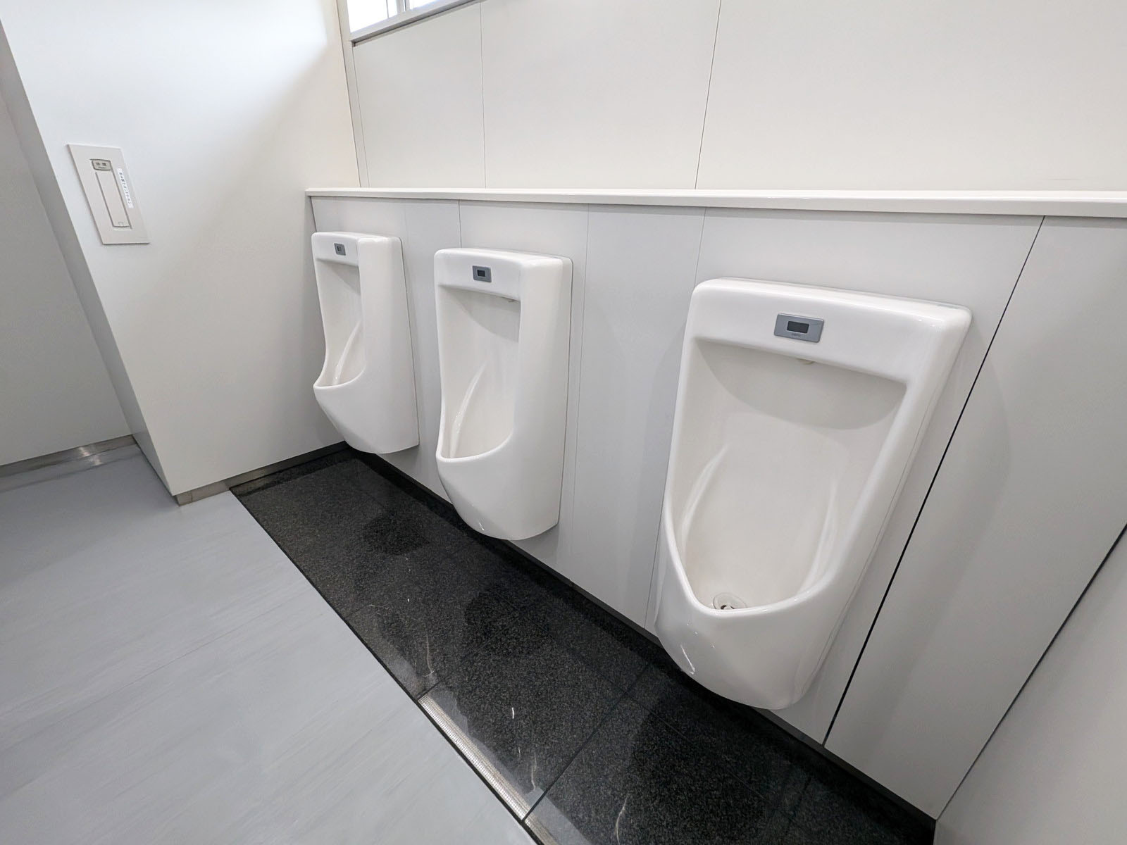 男性用トイレ
