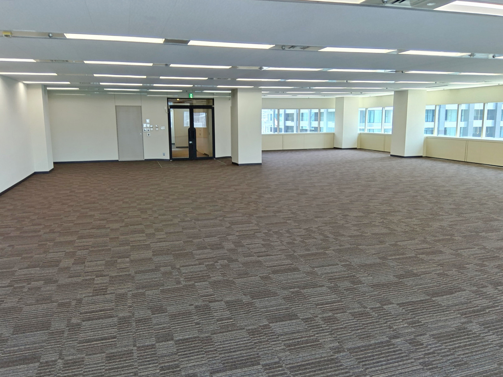 オフィス室内参考画像(13階・約90坪)