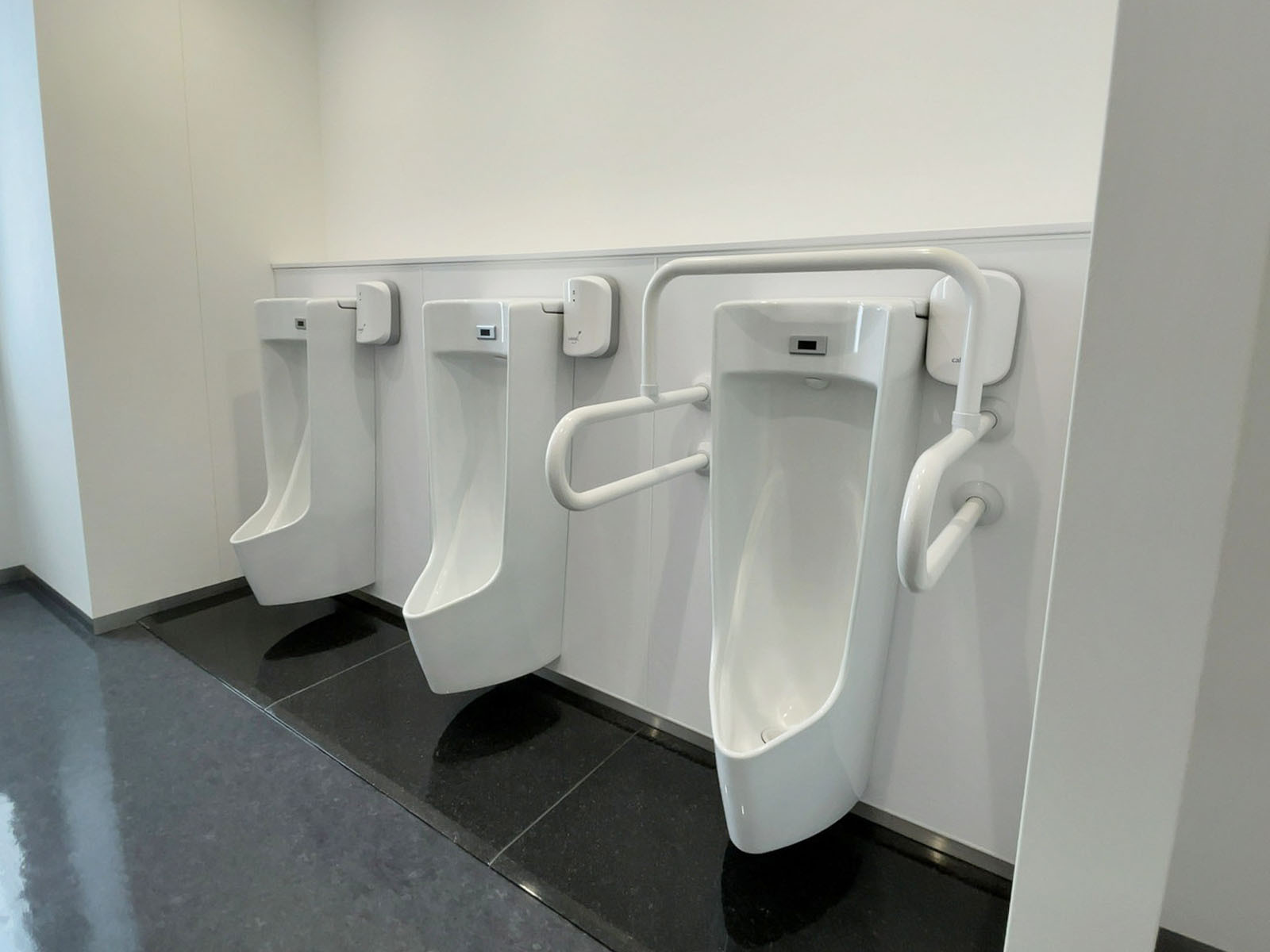 男性用トイレ