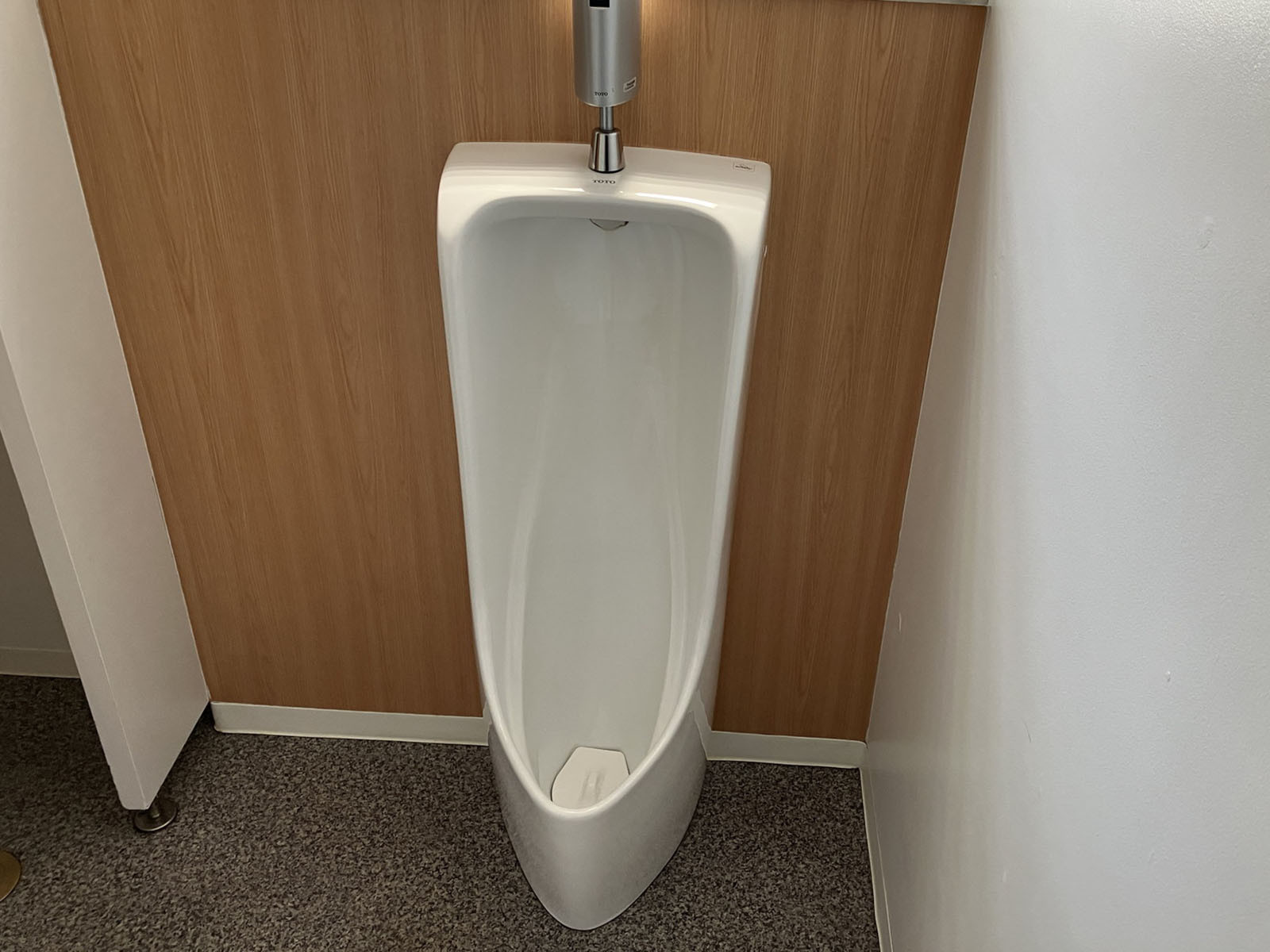 男性用トイレ