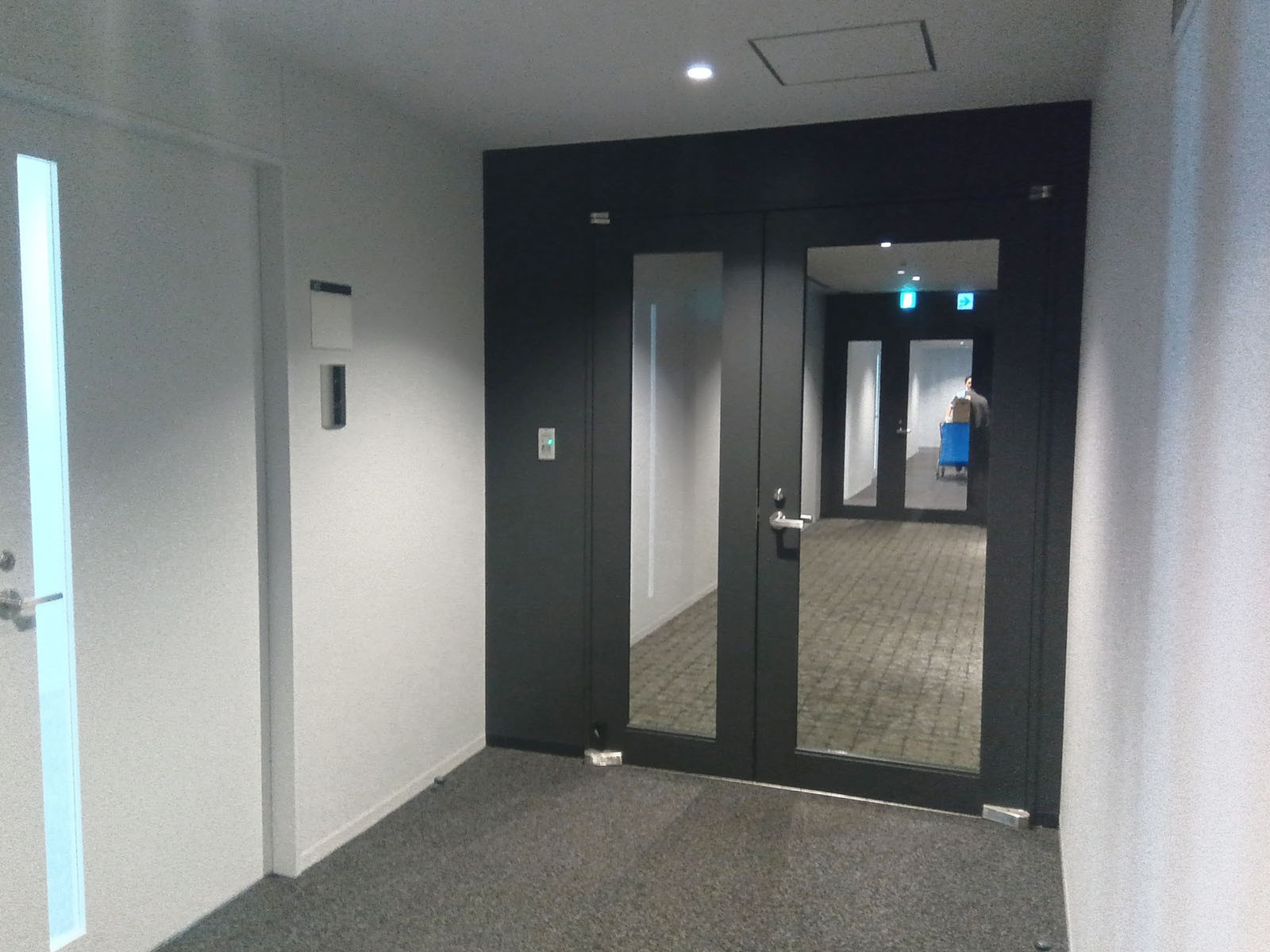 貸室出入り口