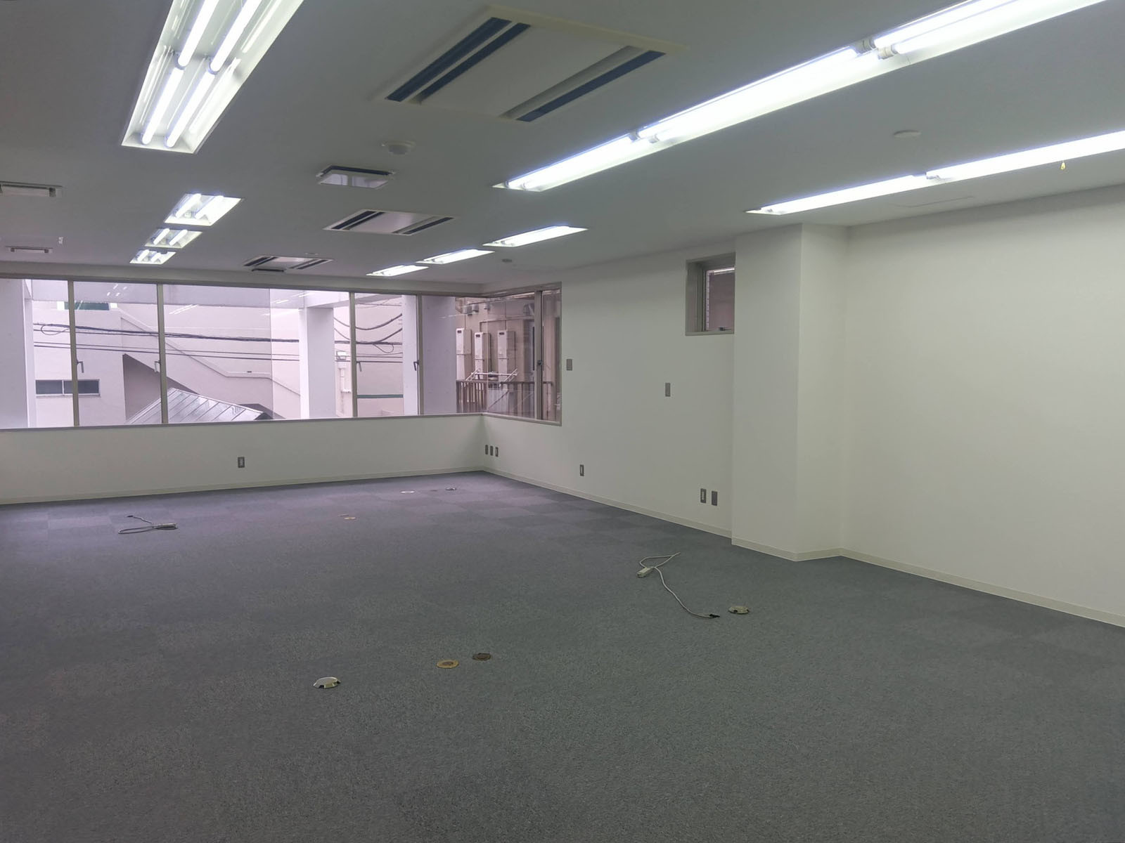 オフィス室内参考画像
