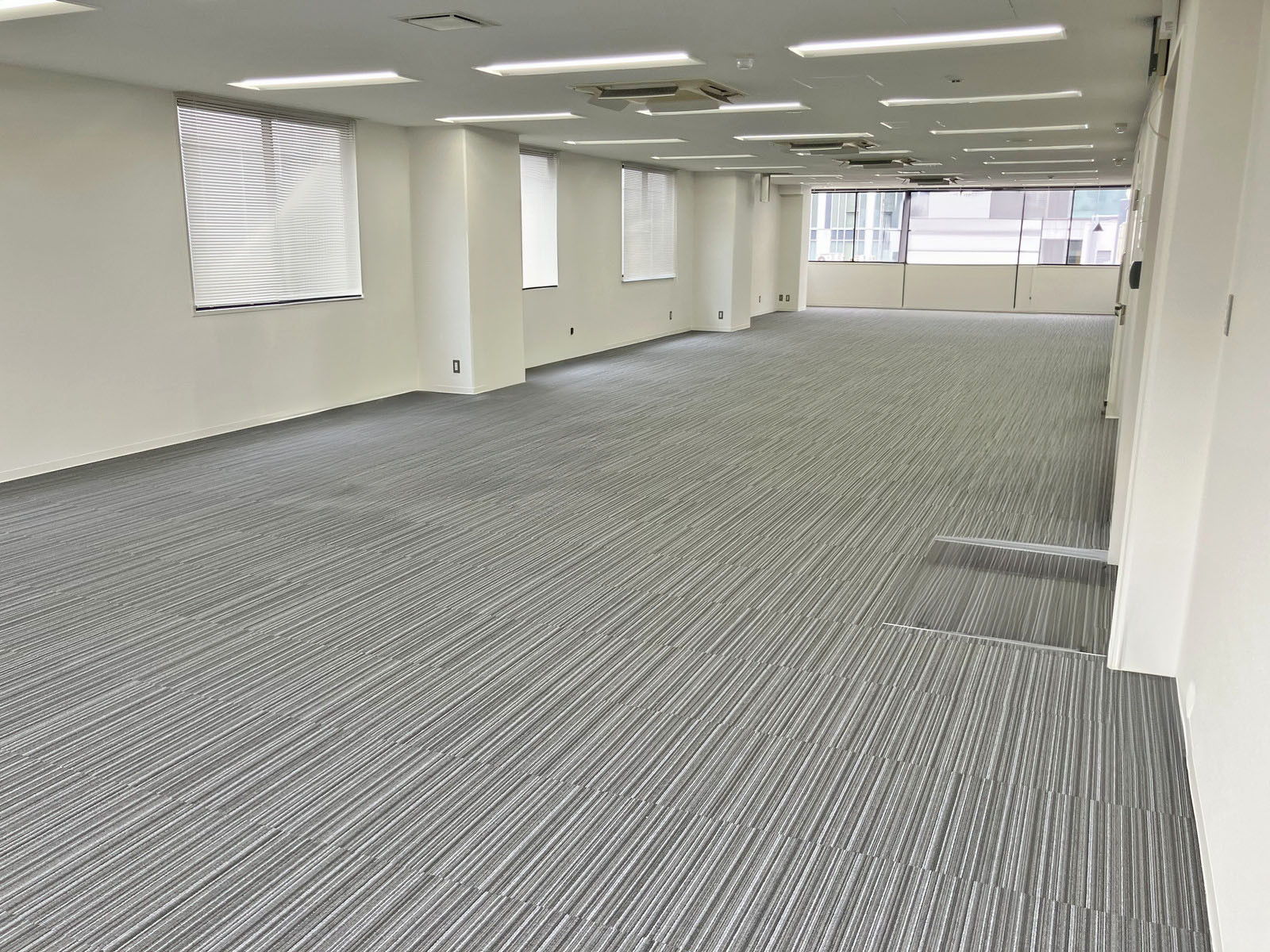 オフィス室内参考画像