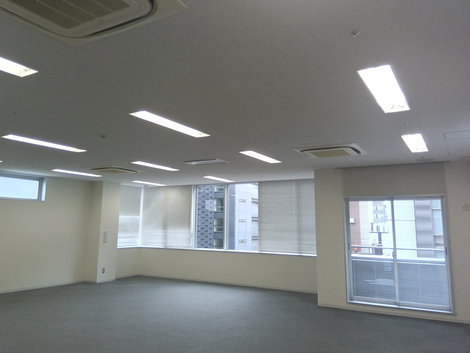 別角度の様子
