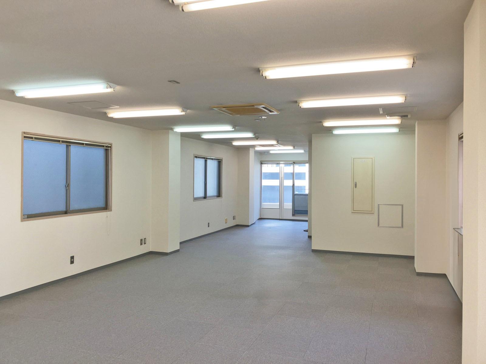 オフィス室内参考画像(9階・約23坪)