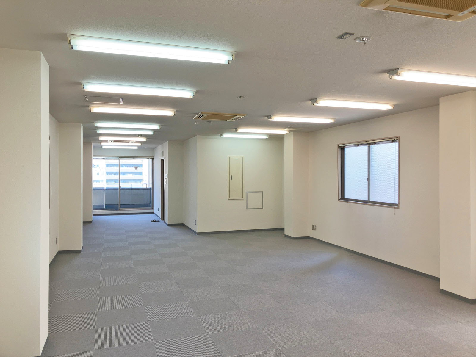 別角度の様子
