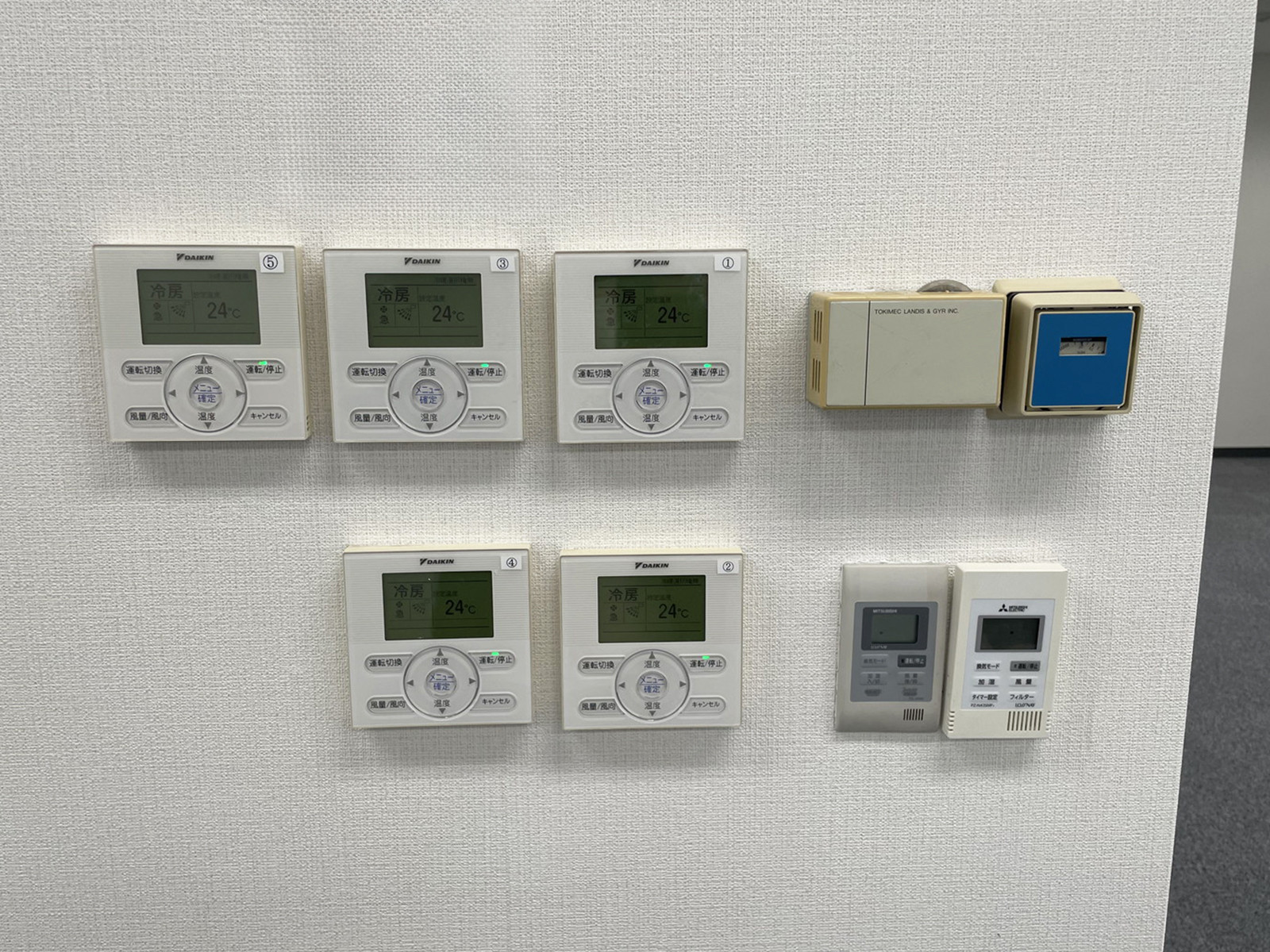 スイッチ類