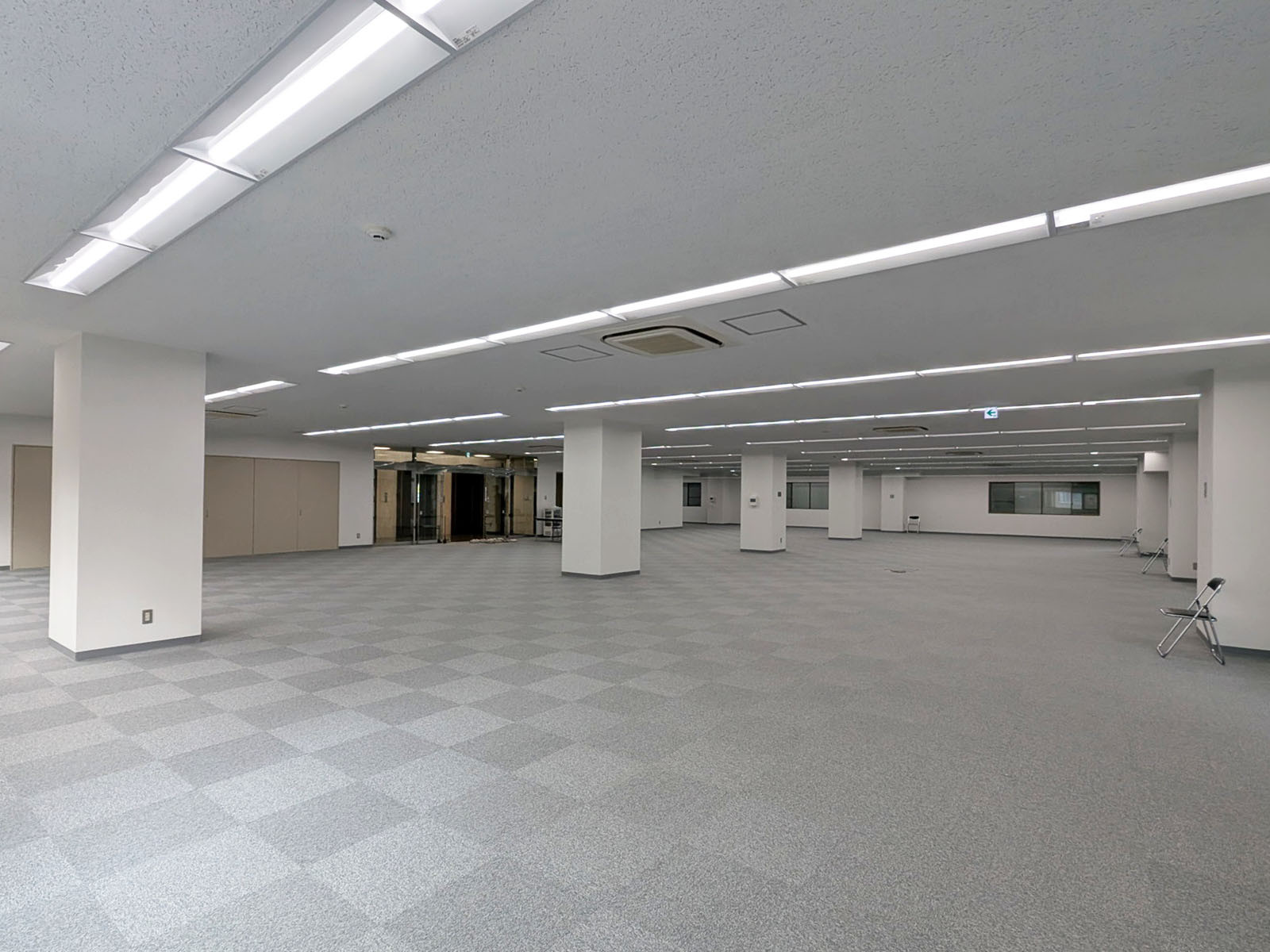 オフィス室内参考画像(7階・約182坪)