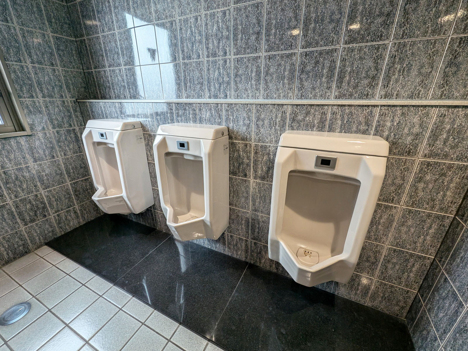 男性用トイレ