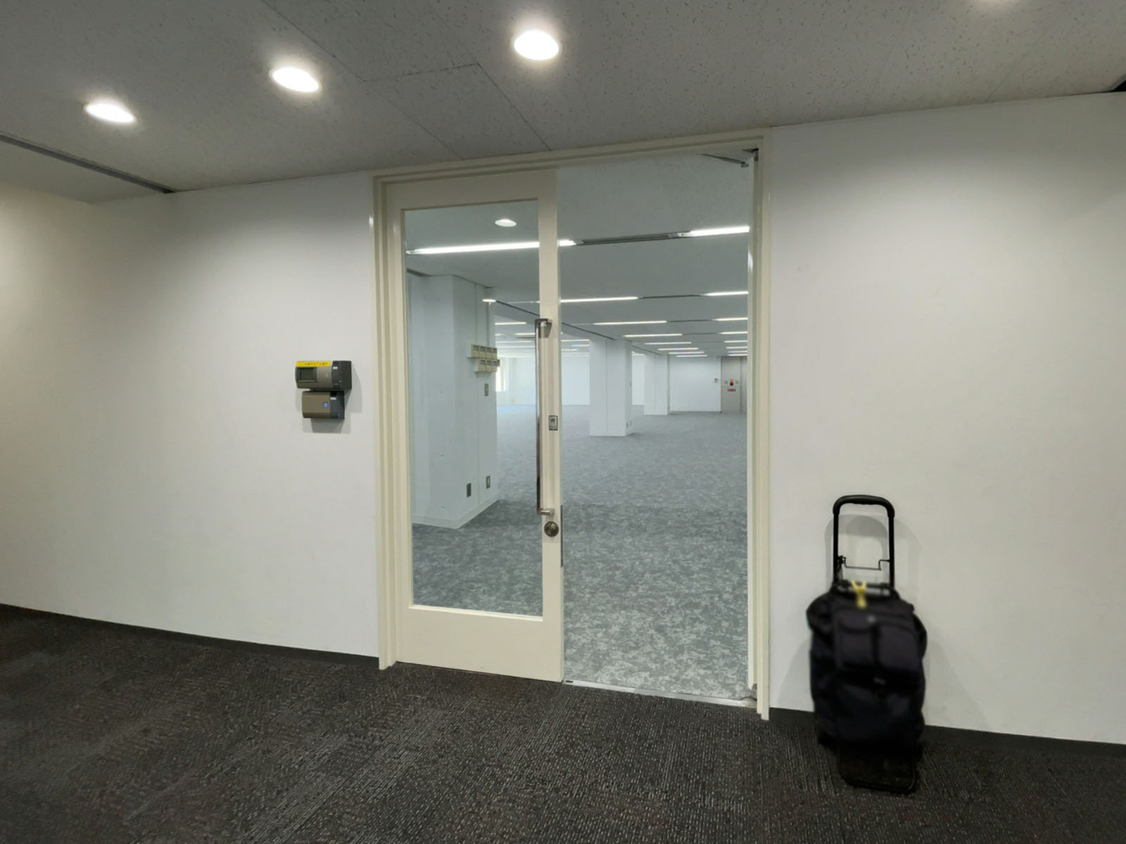 貸室出入り口