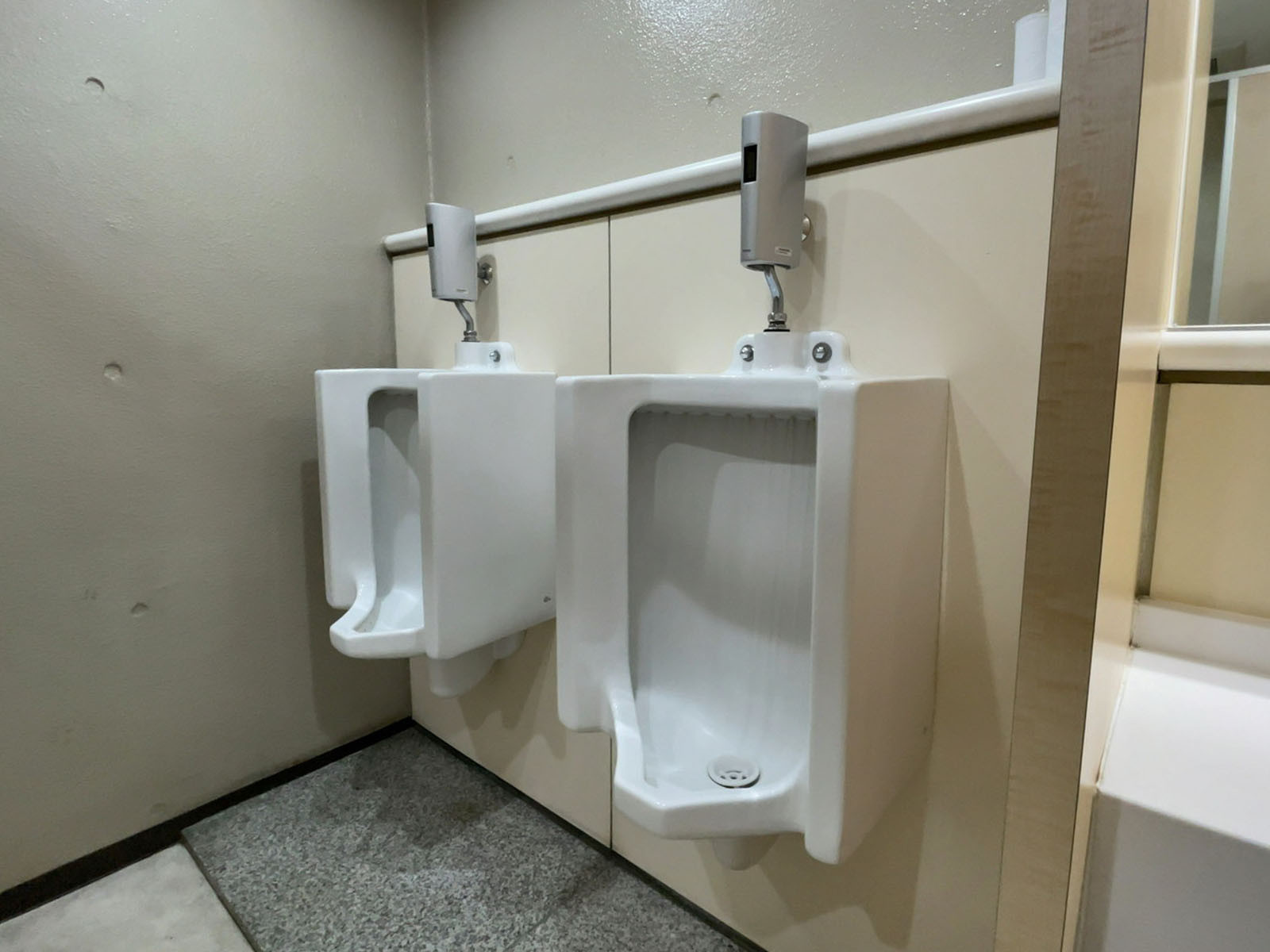 男性用トイレ