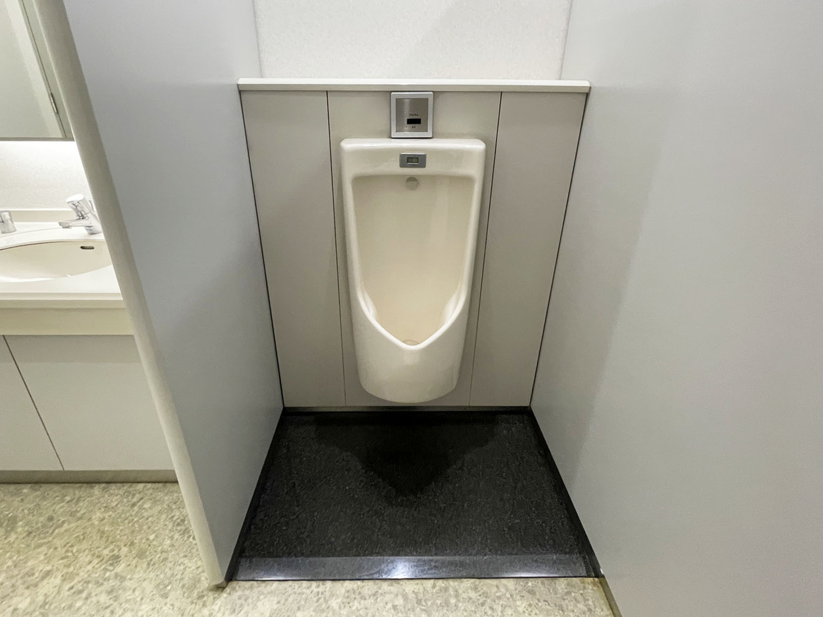 男性用トイレ