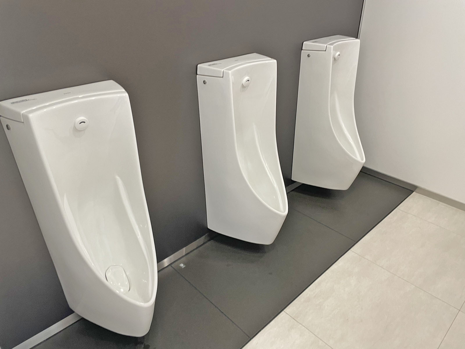 男性用トイレ