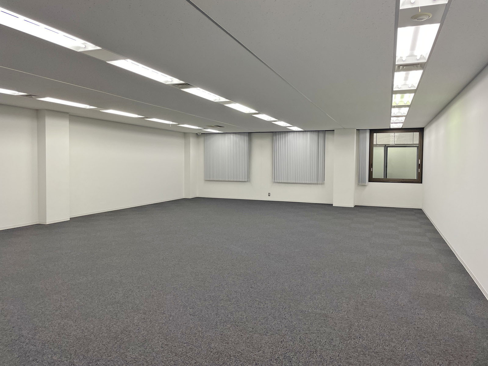 オフィス室内参考画像