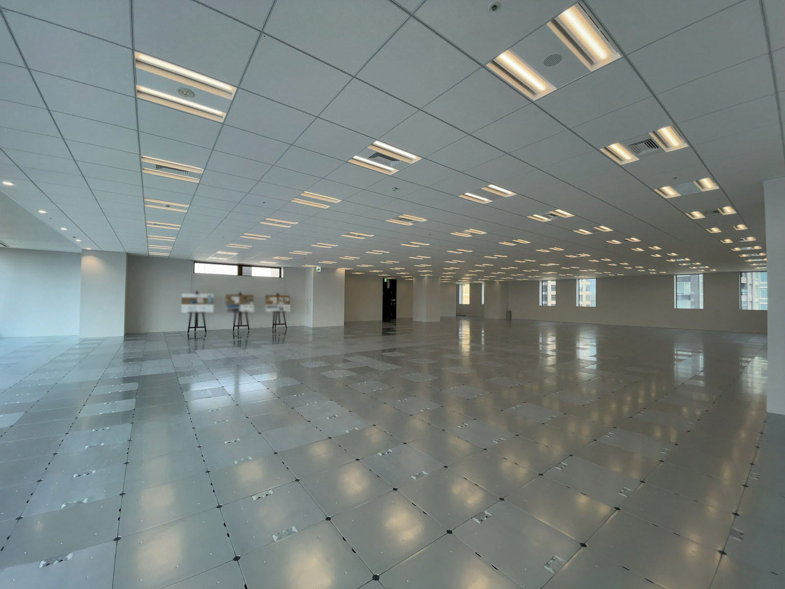 オフィス室内参考画像(9階・約150坪)