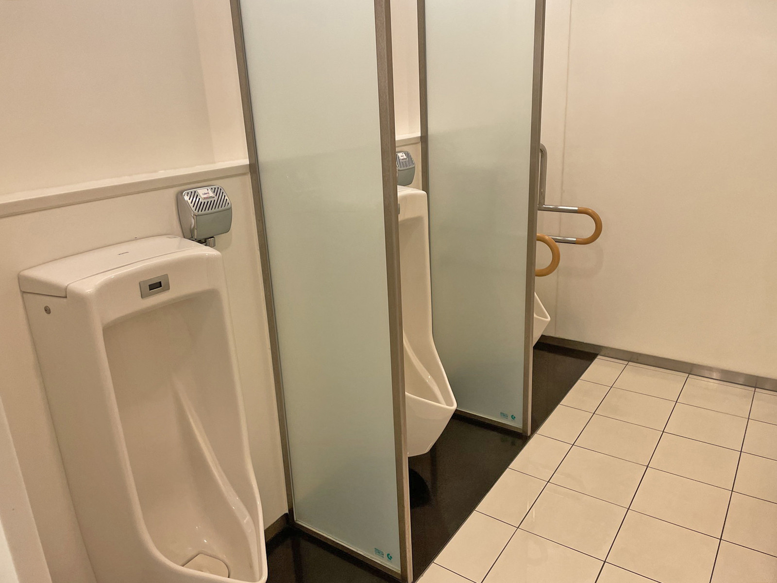 男性用トイレ
