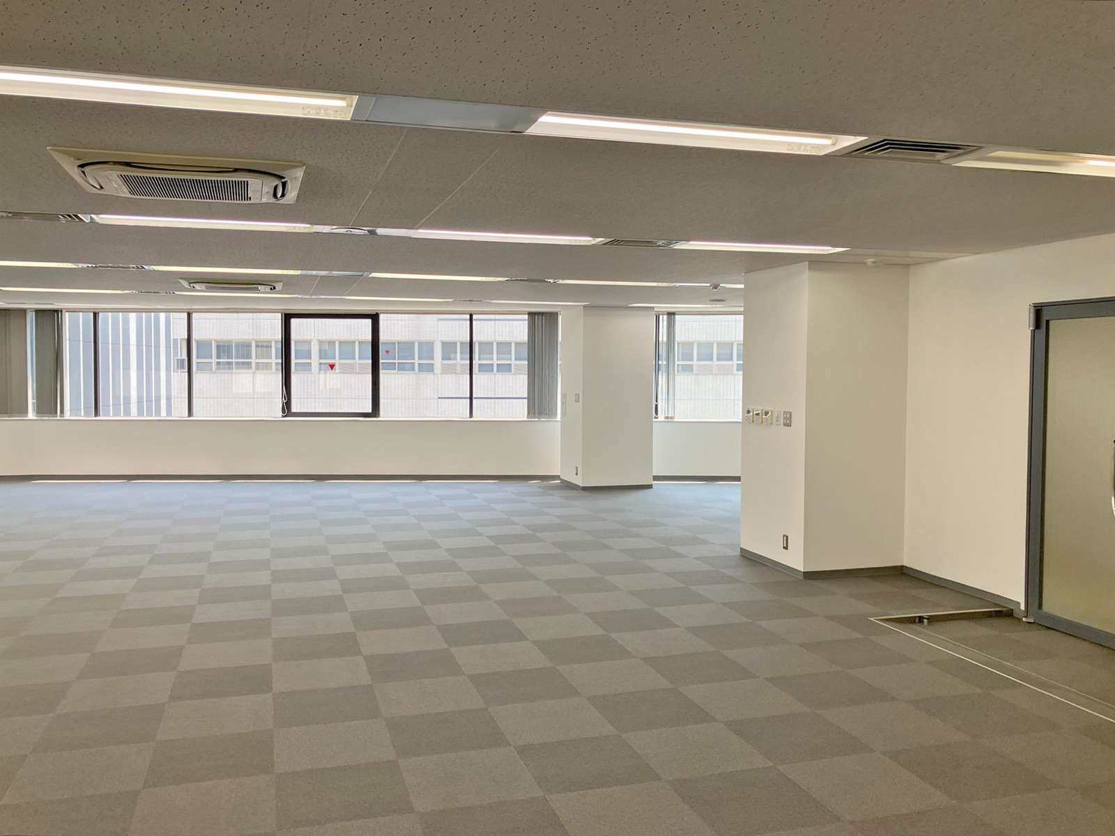 別角度の様子
