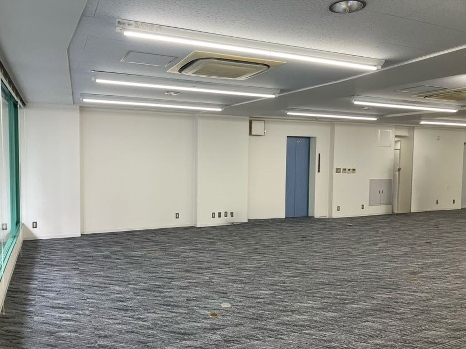 貸室出入口付近の様子