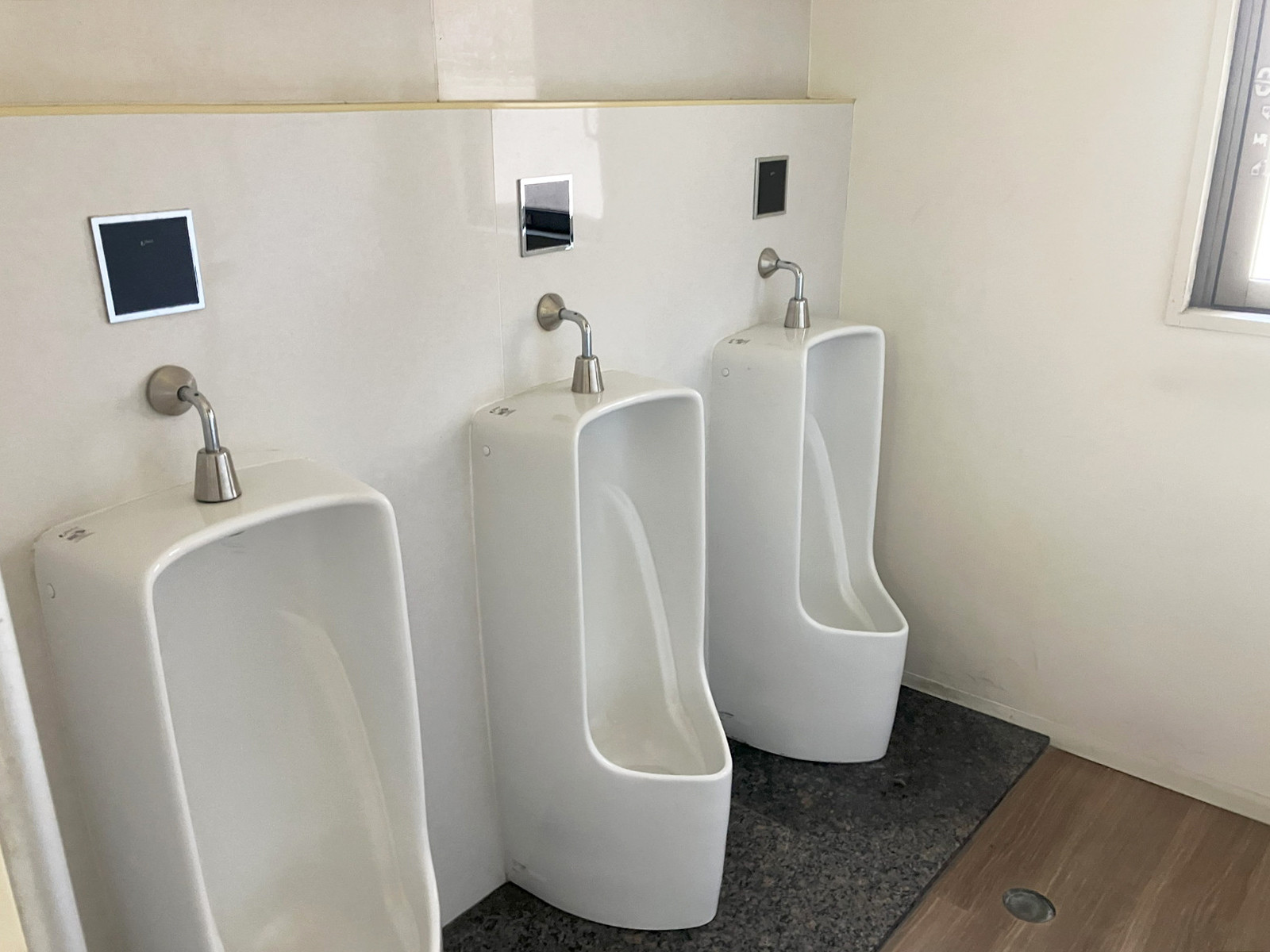男性用トイレ