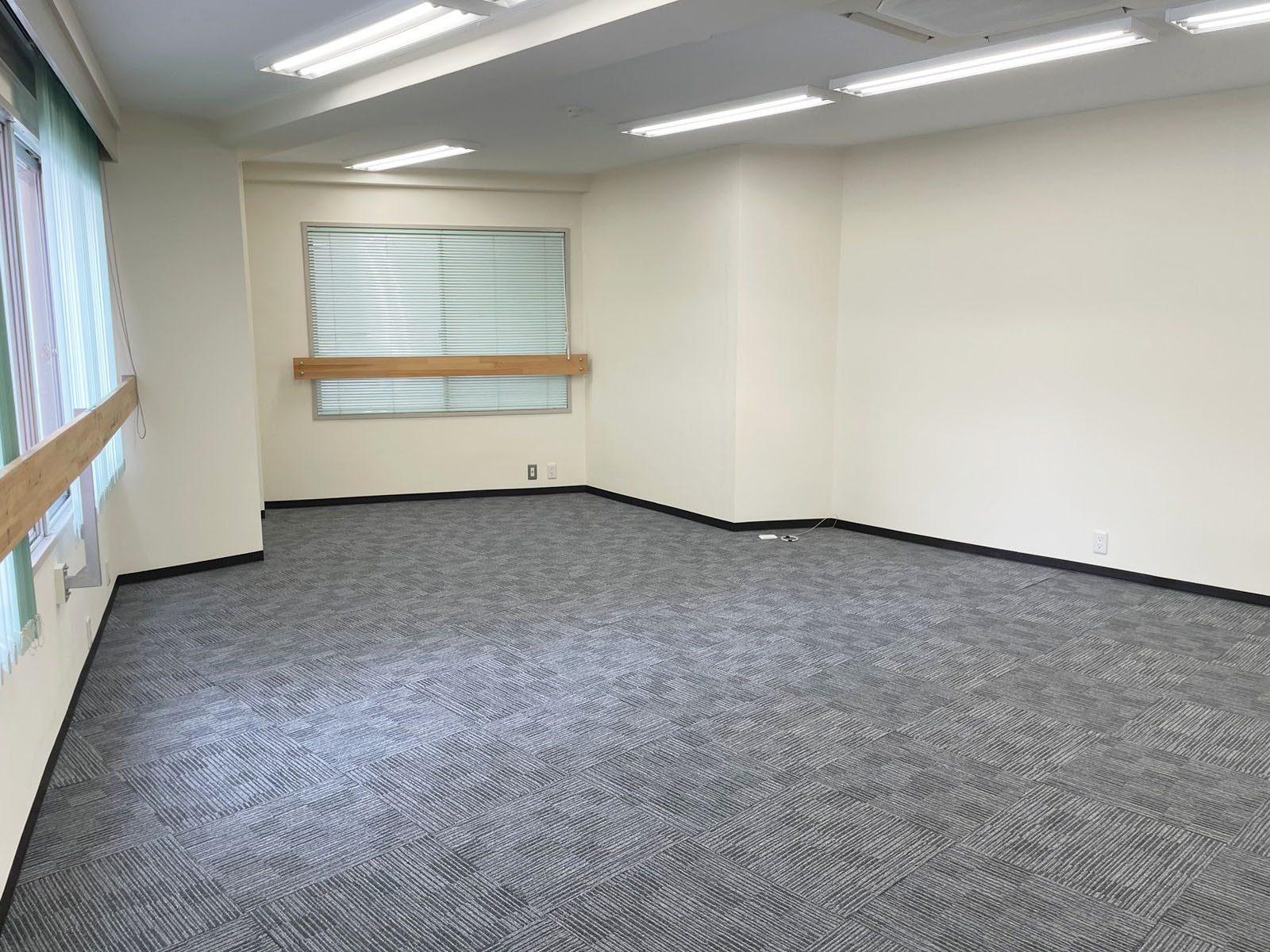 オフィス室内参考画像(6階・約12坪)