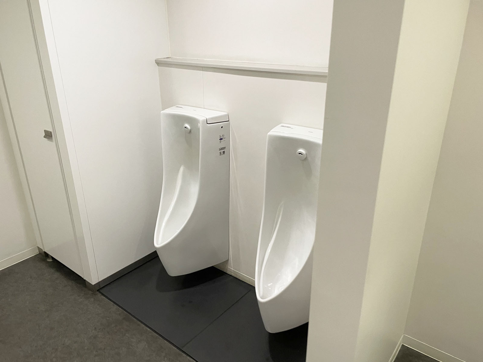 男性用トイレ