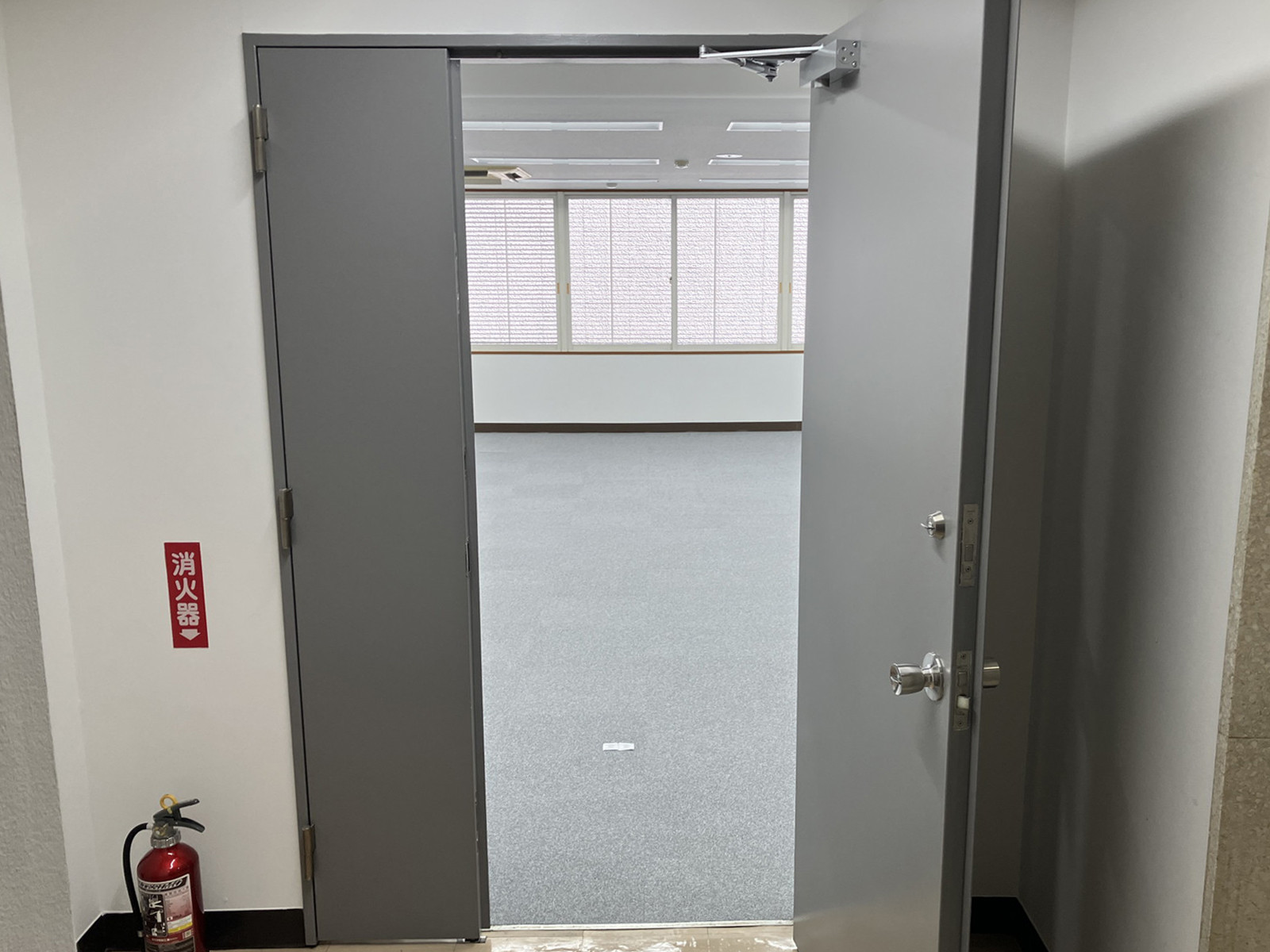 貸室出入口
