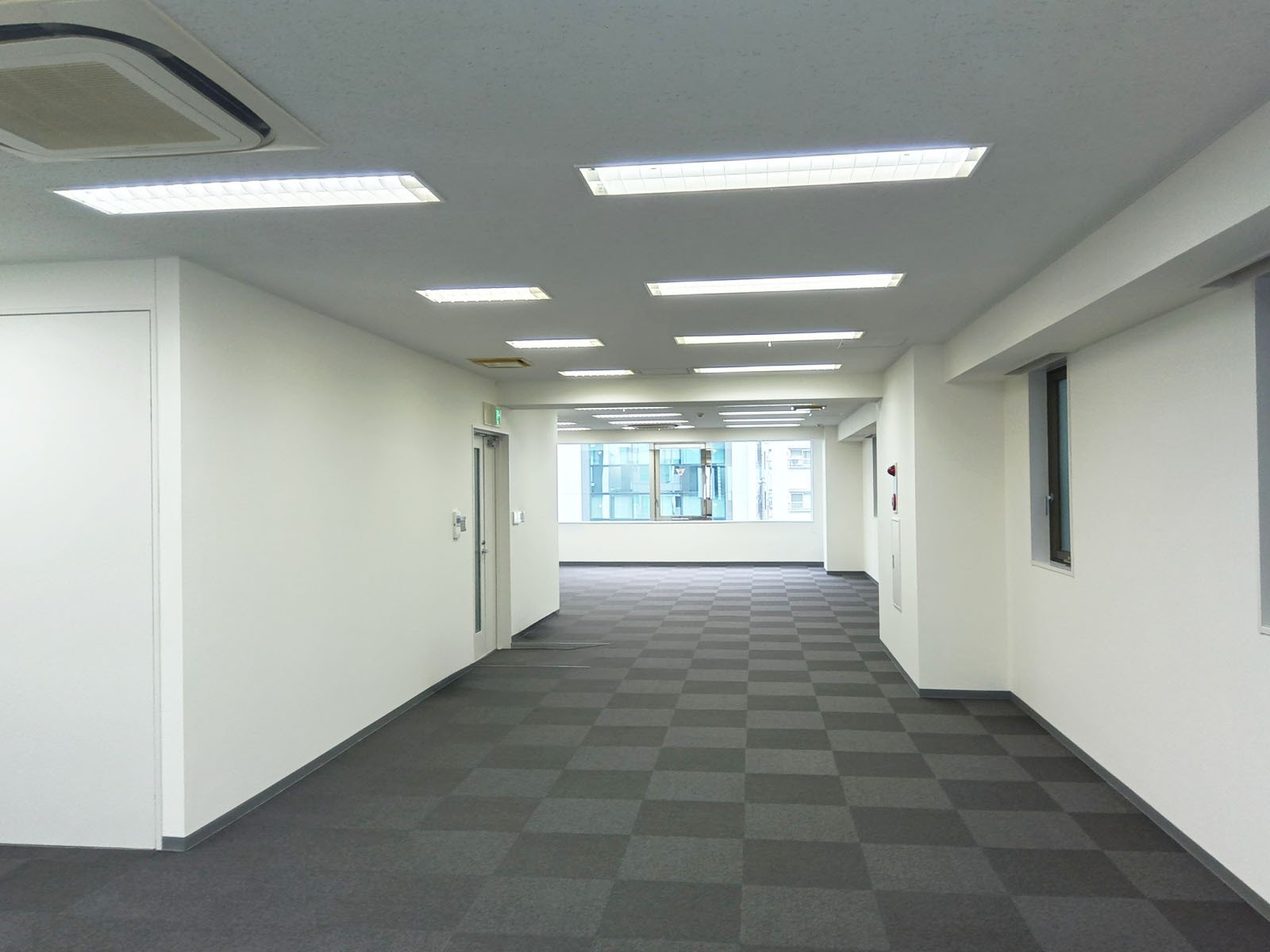 オフィス室内参考画像