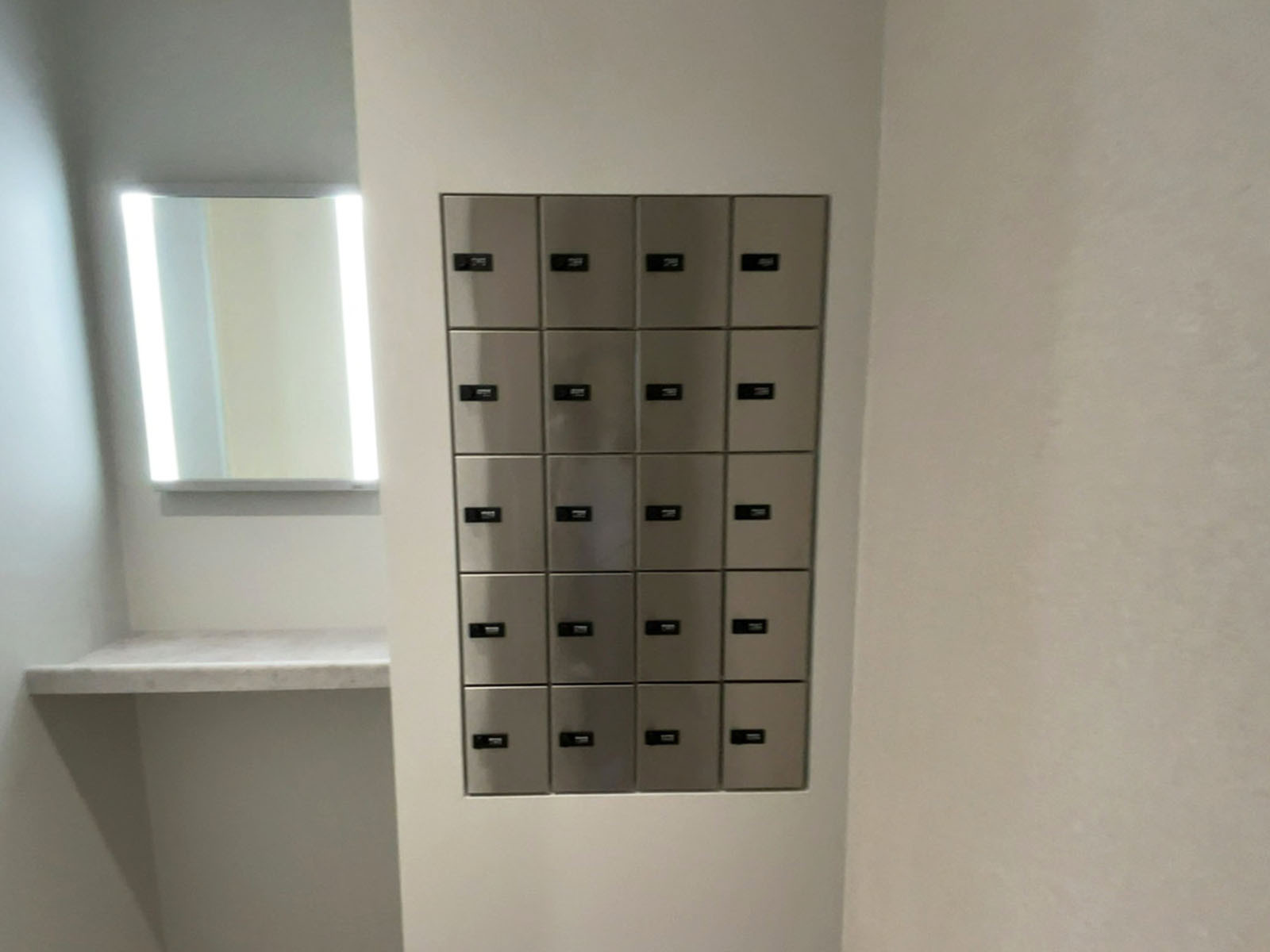トイレ内の収納ボックス