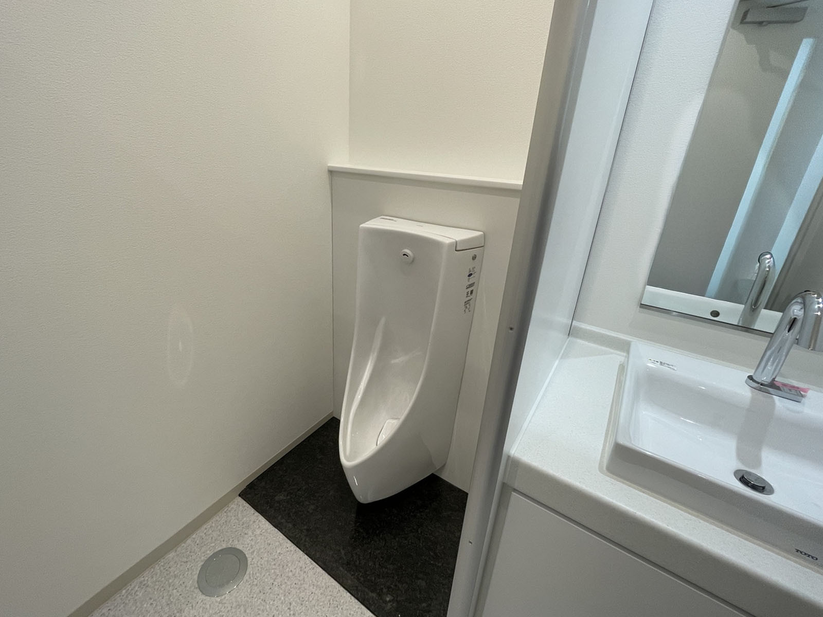 男性用トイレ