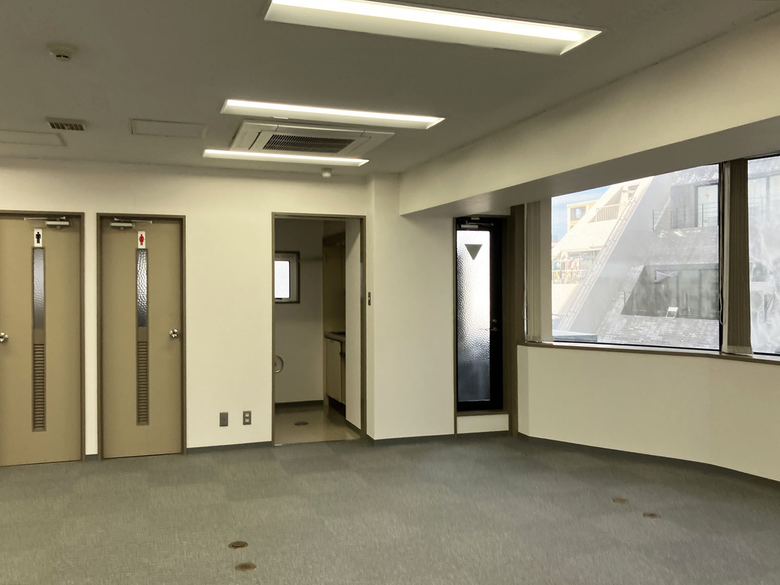 別角度の様子