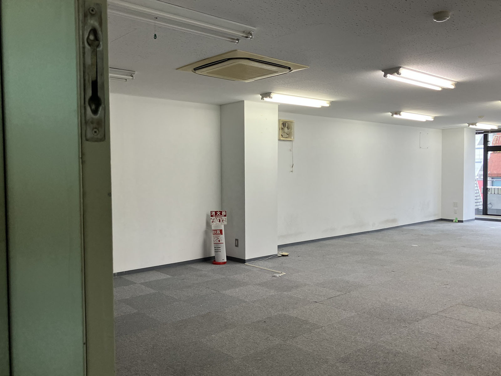別角度の様子