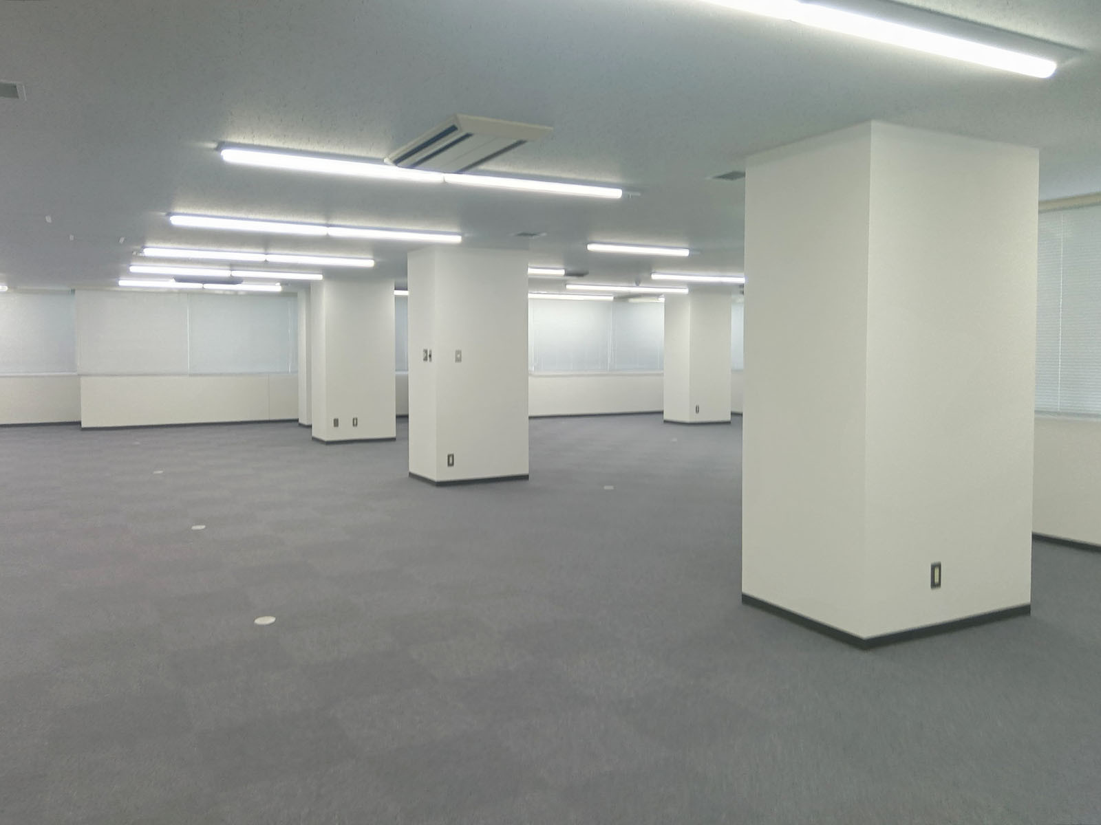 複数の柱があり