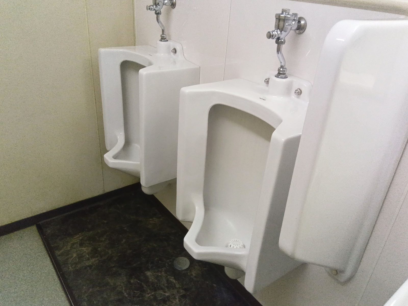男性用トイレ