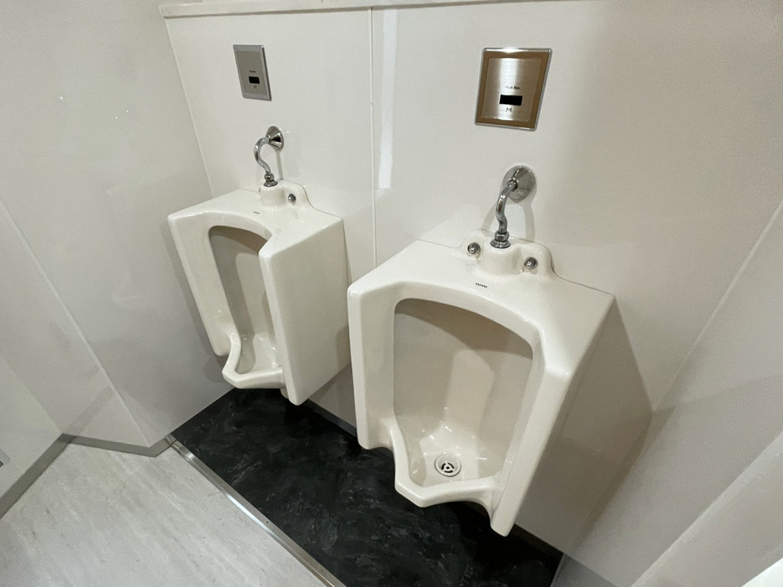 男性用トイレ