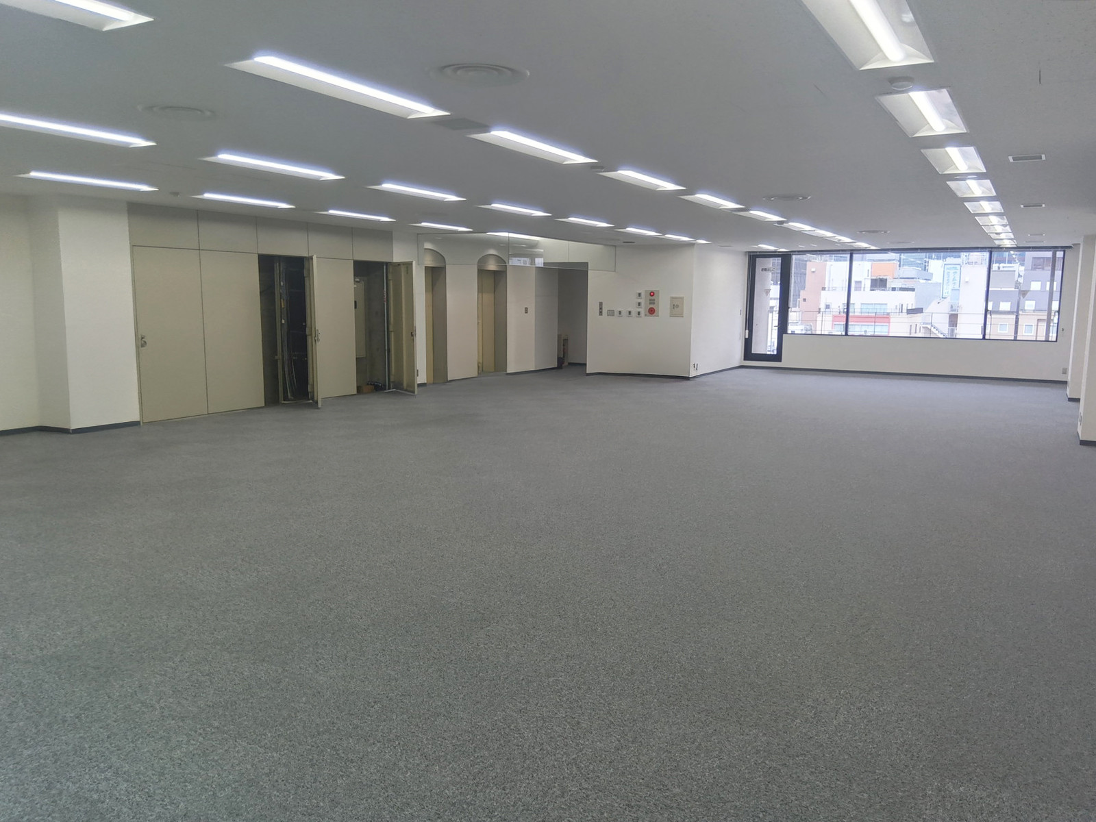 別角度の様子
