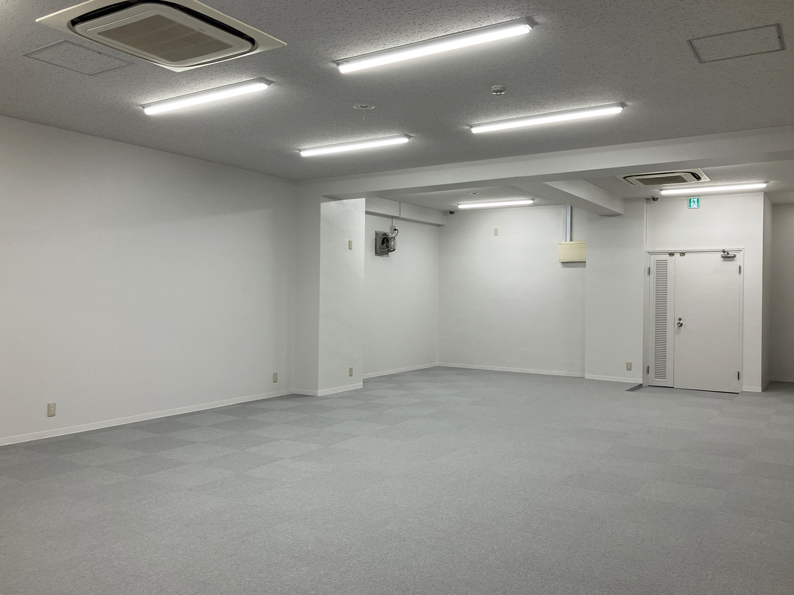 別角度の様子