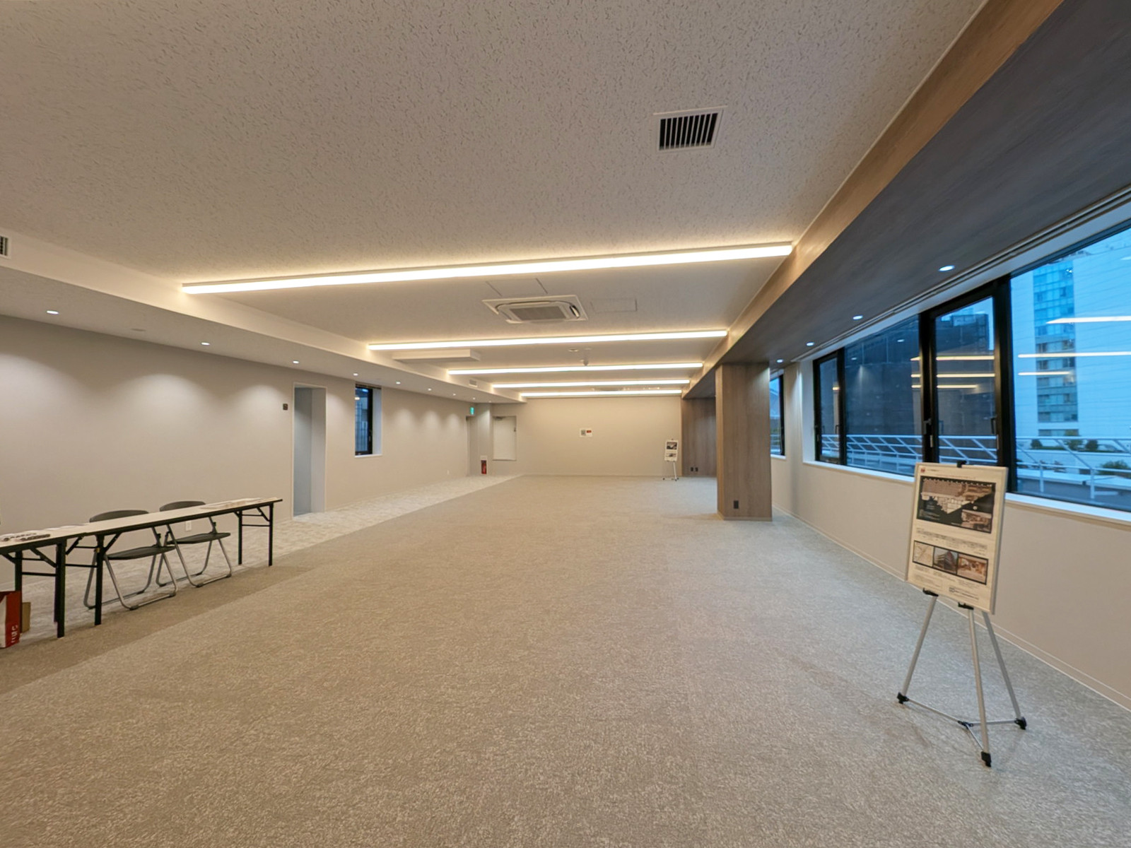 ハーフセットアップオフィス(5階・約94坪)