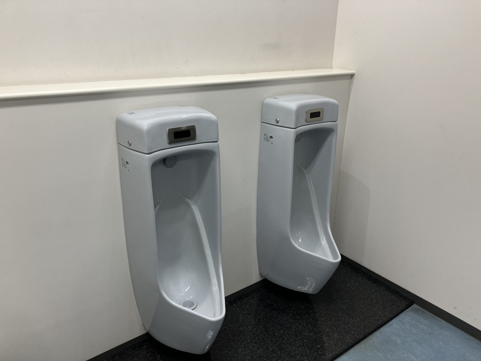 男性用トイレ