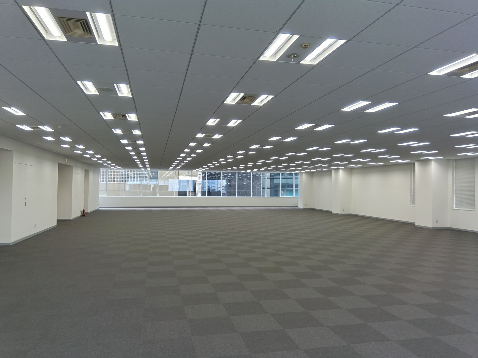 オフィス室内参考画像
