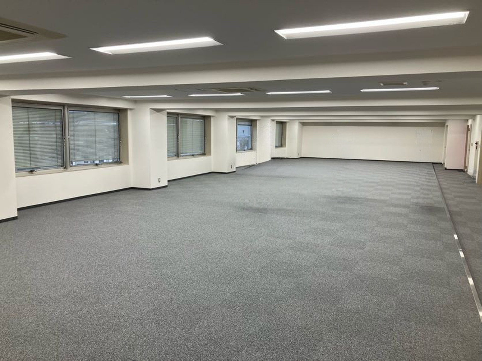 オフィス室内参考画像