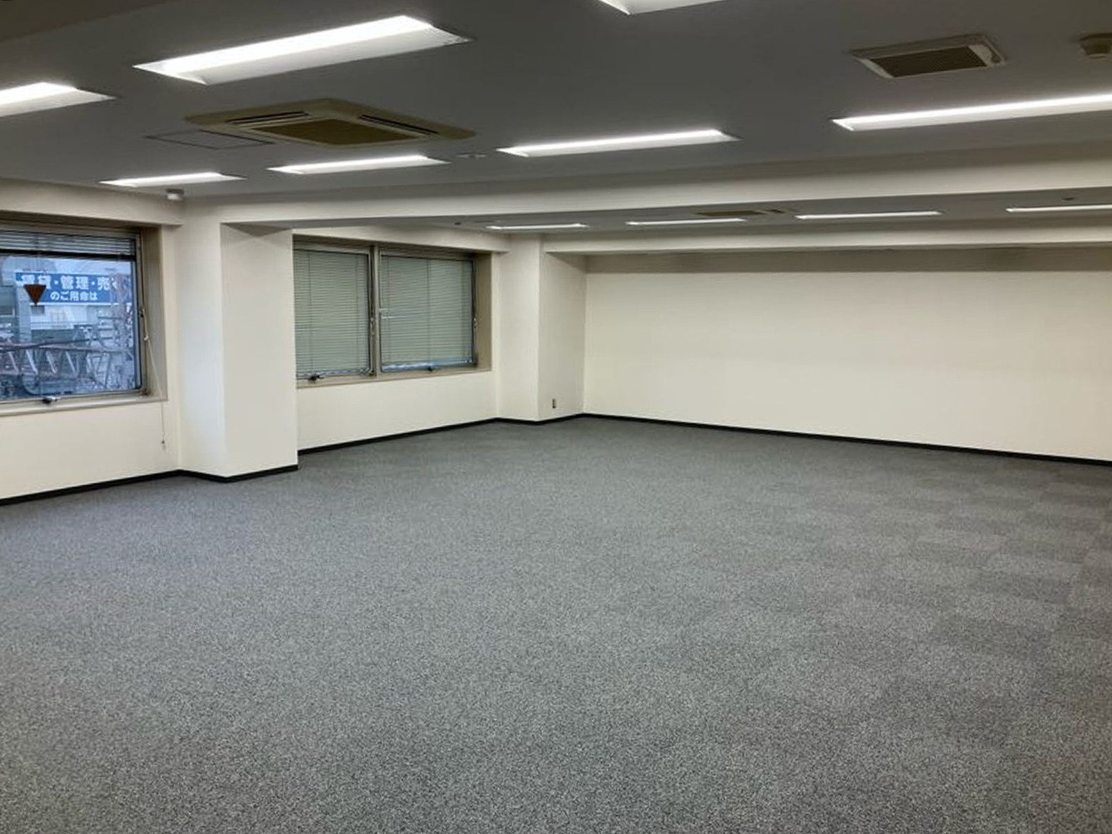 室内角の様子