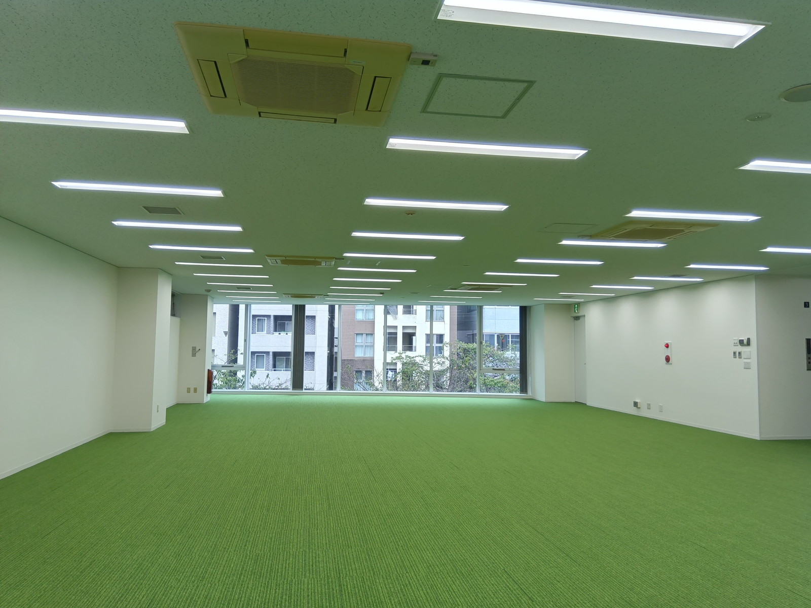 オフィス室内参考画像