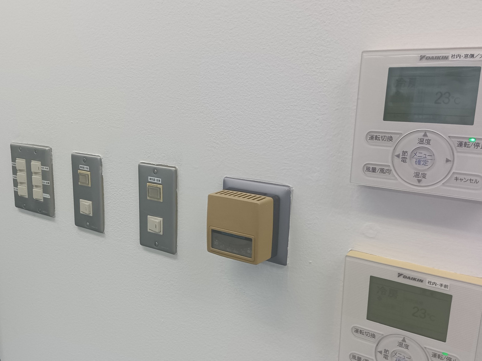 スイッチ類
