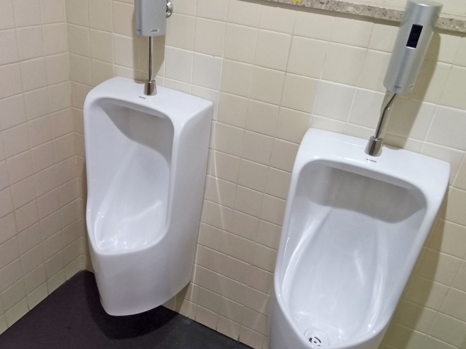 男性用トイレ